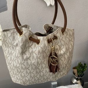 Micheal Kors Handbag
